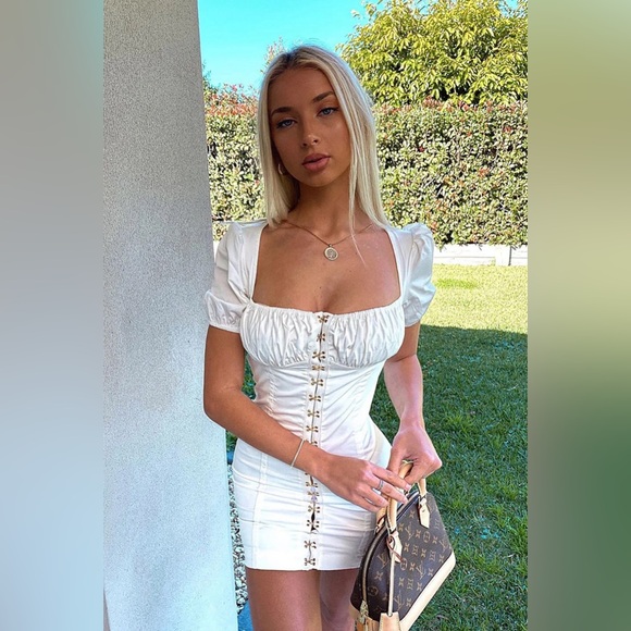FASHION NOVA - ABEE MINI DRESS WHITE SIZE M NWOT SOLD OUT - Picture 1 of 6